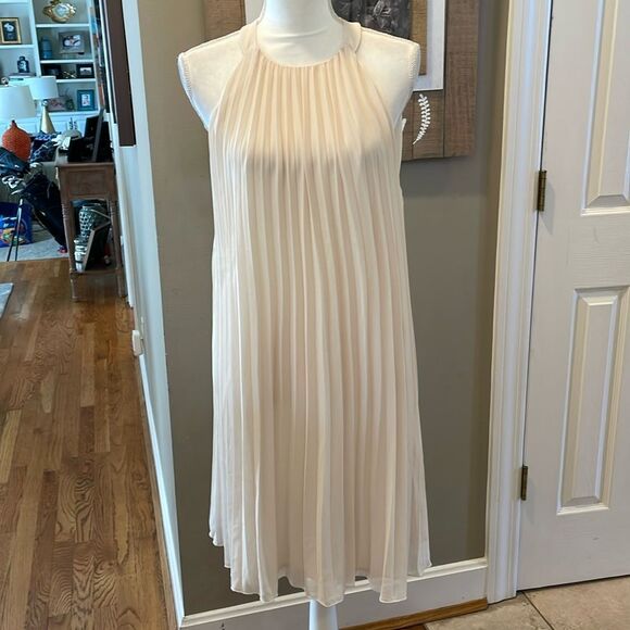 H&M Dresses & Skirts - H&M Cream Pleated Halter Dress